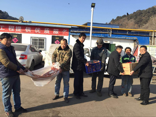 冬日送祝福 情暖職工心