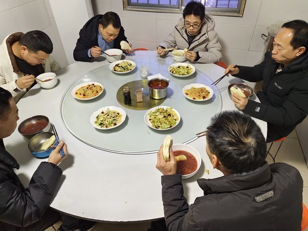 陜煤建設(shè)路橋分公司：心系職工辦實事，暖心舉措惠職工