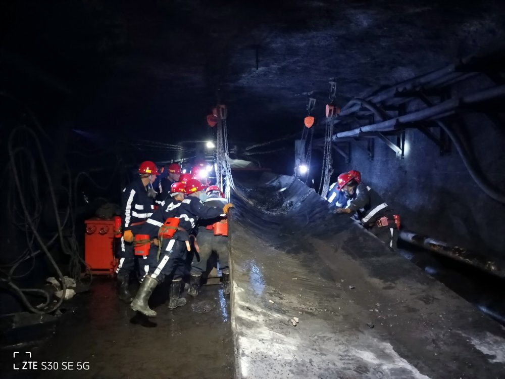 班班聯(lián)動(dòng)、環(huán)環(huán)相扣！陜煤建設(shè)韓城分公司張家峁項(xiàng)目部“雙一流”班組打造安全生產(chǎn)“動(dòng)態(tài)防護(hù)鏈”