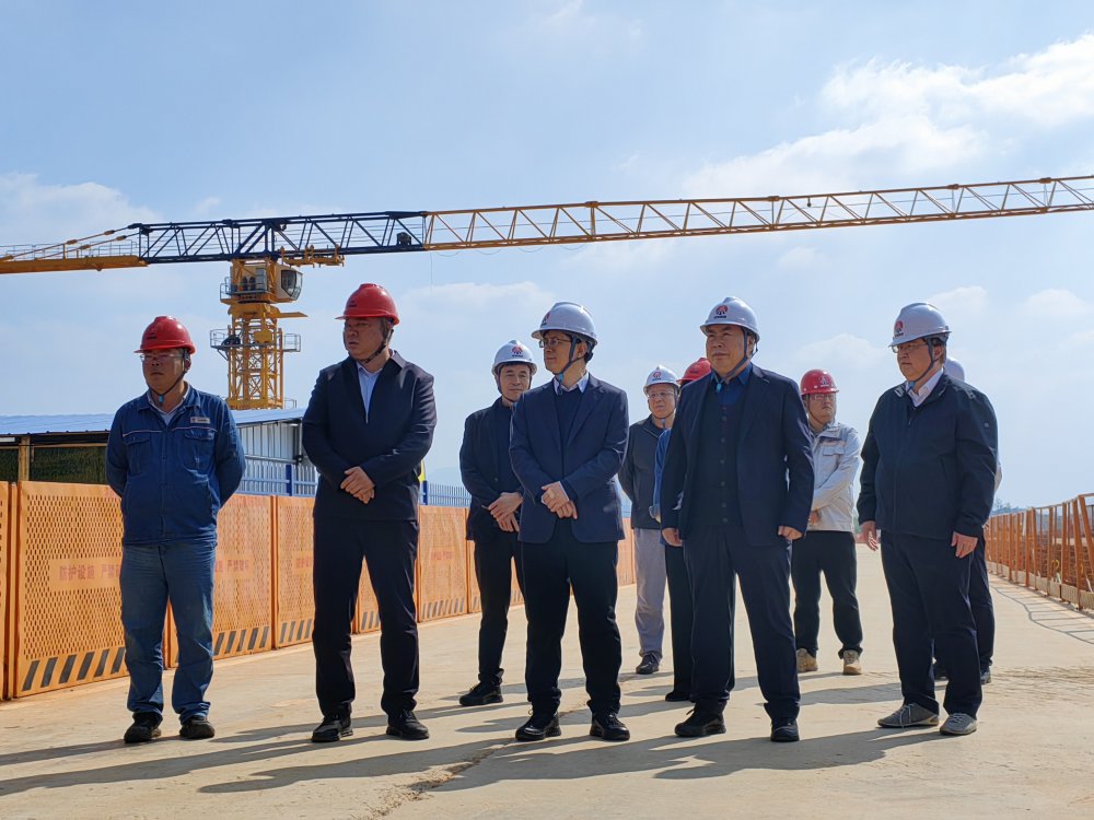 省紀(jì)委監(jiān)委駐陜煤集團(tuán)紀(jì)檢監(jiān)察組組長(zhǎng)、集團(tuán)黨委委員、紀(jì)委書(shū)記閆恒光一行深入陜煤汨羅電廠(chǎng)項(xiàng)目調(diào)研指導(dǎo)工作